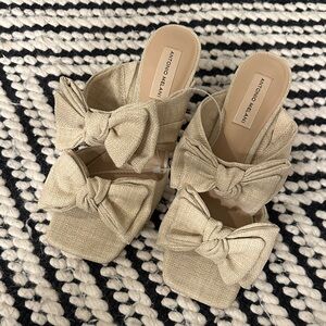 Antonio Melani Women's Tan Bow Mules